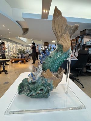 A pair of large Chinese polychrome-glazed fish-form roof tiles, 19th C. — photo 4