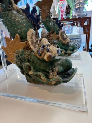 A pair of large Chinese polychrome-glazed fish-form roof tiles, 19th C. — photo 6