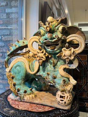 A pair of large Chinese polychrome-glazed Shiwan stoneware Buddhist lions, 19th C. — photo 5