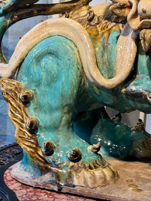 A pair of large Chinese polychrome-glazed Shiwan stoneware Buddhist lions, 19th C. — photo 8