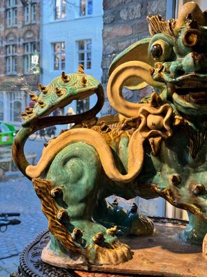 A pair of large Chinese polychrome-glazed Shiwan stoneware Buddhist lions, 19th C. — photo 10