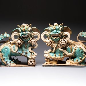 A pair of large Chinese polychrome-glazed Shiwan stoneware Buddhist lions, 19th C. — photo 2