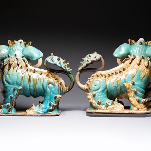 A pair of large Chinese polychrome-glazed Shiwan stoneware Buddhist lions, 19th C. — photo 4
