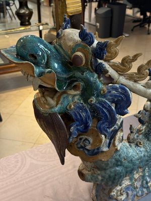 A pair of large Chinese polychrome-glazed Shiwan stoneware dragons, 19th C. — 照片 10
