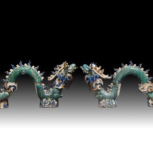 A pair of large Chinese polychrome-glazed Shiwan stoneware dragons, 19th C. — 照片 1