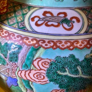A pair of large Chinese turquoise-ground famille verte vases and covers, 19th C. — photo 11