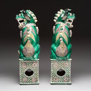 A pair of large Chinese verte biscuit Buddhist lions, 19th C. — photo 4