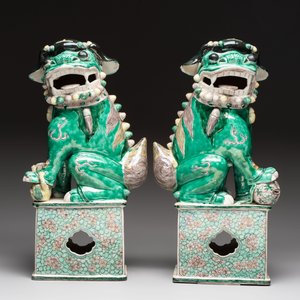 A pair of large Chinese verte biscuit Buddhist lions, 19th C. — photo 5