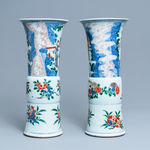 A pair of large Chinese wucai 'gu' vases, Transitional period — photo 3