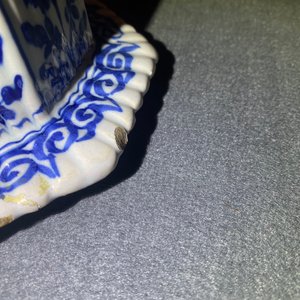 A pair of large Dutch Delft blue and white vases and covers, 18th C. — photo 14