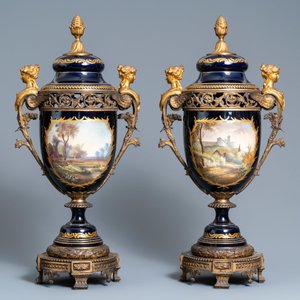 A pair of large French Sèvres-style vases with gilded bronze mounts, signed Le Berre, 19th C. — 照片 3