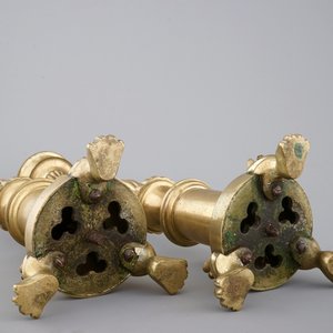 A pair of large Italian bronze pricket candlesticks, Venice, 17/18th C. — 照片 3