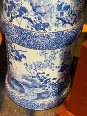 A pair of large Japanese blue and white stands, Keisa 瀬戸圭左製 and Yamakei 山圭制 marks, 19/20th C. — 照片 13