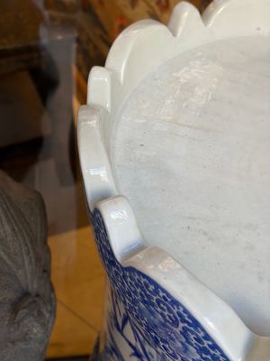 A pair of large Japanese blue and white stands, Keisa 瀬戸圭左製 and Yamakei 山圭制 marks, 19/20th C. — 照片 3