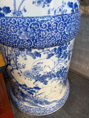 A pair of large Japanese blue and white stands, Keisa 瀬戸圭左製 and Yamakei 山圭制 marks, 19/20th C. — 照片 7