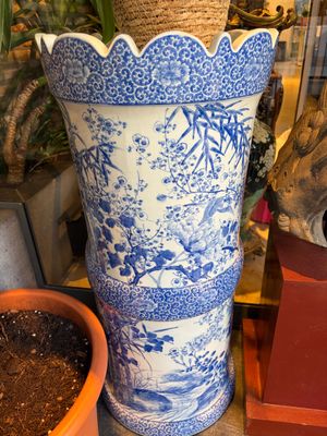 A pair of large Japanese blue and white stands, Keisa 瀬戸圭左製 and Yamakei 山圭制 marks, 19/20th C. — 照片 8