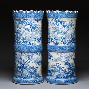 A pair of large Japanese blue and white stands, Keisa 瀬戸圭左製 and Yamakei 山圭制 marks, 19/20th C. — 照片 2
