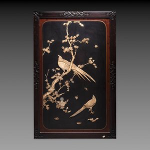 A pair of large Japanese bone-inlaid lacquered wooden panels with birds design, 19/20th C. — foto 4