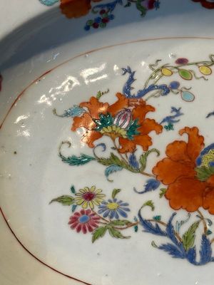 A pair of large oval Chinese famille rose 'Madame de Pompadour' dishes, Qianlong, ca. 1745 — photo 14
