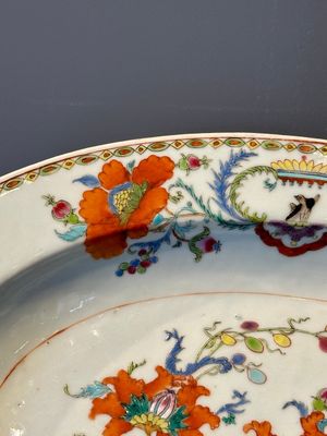 A pair of large oval Chinese famille rose 'Madame de Pompadour' dishes, Qianlong, ca. 1745 — photo 15