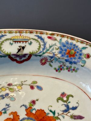 A pair of large oval Chinese famille rose 'Madame de Pompadour' dishes, Qianlong, ca. 1745 — photo 16