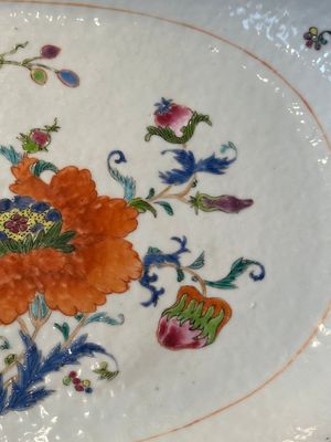 A pair of large oval Chinese famille rose 'Madame de Pompadour' dishes, Qianlong, ca. 1745 — photo 5
