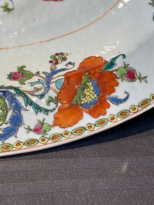 A pair of large oval Chinese famille rose 'Madame de Pompadour' dishes, Qianlong, ca. 1745 — photo 8
