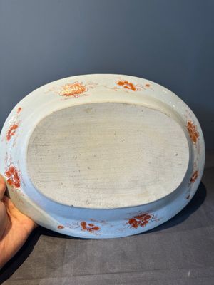 A pair of large oval Chinese famille rose 'Madame de Pompadour' dishes, Qianlong, ca. 1745 — photo 9