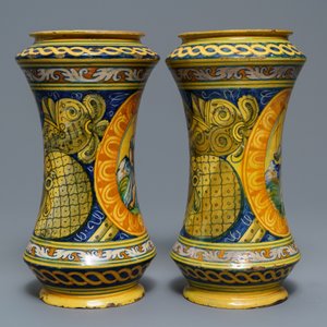 A pair of large polychrome Italian maiolica albarelli, Palermo, Lazzaro workshop, ca. 1600 — 照片 4