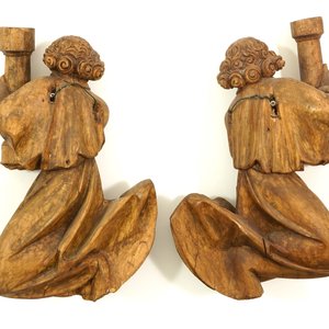 A pair of limewood flying angels with columns, prob. Southern Germany, 15/16th C. — 照片 2