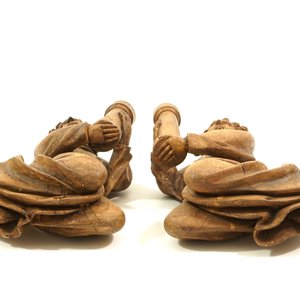 A pair of limewood flying angels with columns, prob. Southern Germany, 15/16th C. — 照片 6