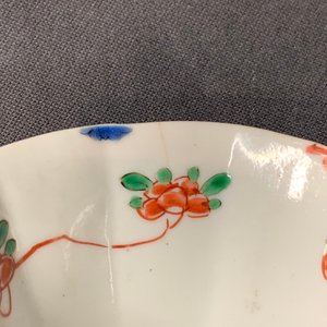 A pair of lobed Chinese famille verte cups and saucers, Kangxi — 照片 14
