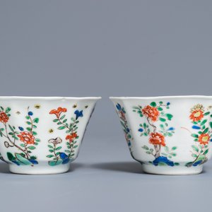 A pair of lobed Chinese famille verte cups and saucers, Kangxi — 照片 7
