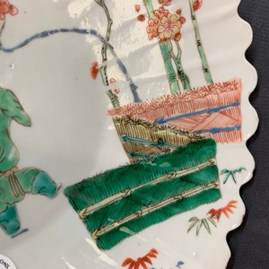 A pair of lobed Chinese famille verte Kakiemon-style 'tiger' plates, Kangxi — 照片 23