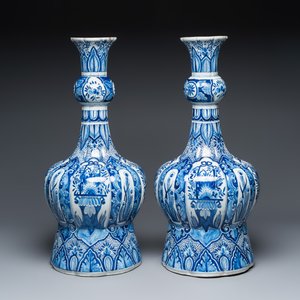 A pair of massive blue and white Dutch Delft style vases — 照片 3