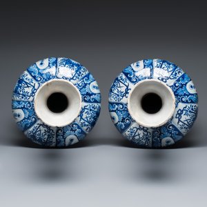 A pair of massive blue and white Dutch Delft style vases — 照片 6
