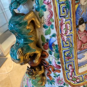 A pair of massive Chinese famille rose vases, 19th C. — photo 65