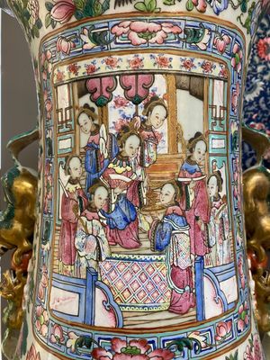 A pair of massive Chinese famille rose vases, 19th C. — photo 12