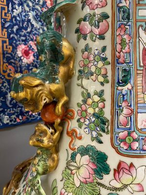 A pair of massive Chinese famille rose vases, 19th C. — photo 21