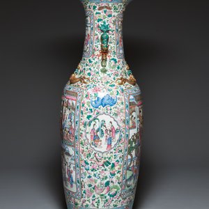 A pair of massive Chinese famille rose vases, 19th C. — photo 5
