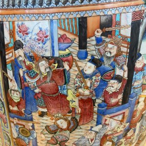 A pair of massive Chinese famille rose vases, 19th C. — photo 27