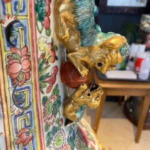 A pair of massive Chinese famille rose vases, 19th C. — photo 76