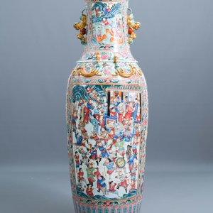 A pair of massive Chinese famille rose vases, 19th C. — photo 8