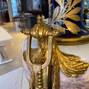 A pair of massive French Sèvres-style vases with gilt bronze mounts, signed Desprez, 19th C. — photo 41