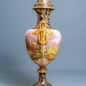 A pair of massive French Sèvres-style vases with gilt bronze mounts, signed Desprez, 19th C. — photo 10