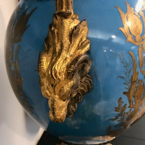 A pair of massive gilt bronze-mounted Sèvres porcelain ewers and a jardinière, France, 19th C. — 照片 32