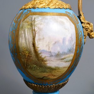 A pair of massive gilt bronze-mounted Sèvres porcelain ewers and a jardinière, France, 19th C. — 照片 6