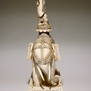 A pair of massive ivory groups of Guanyin seated on an elephants, 19th C. — photo 3