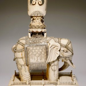 A pair of massive ivory groups of Guanyin seated on an elephants, 19th C. — photo 4