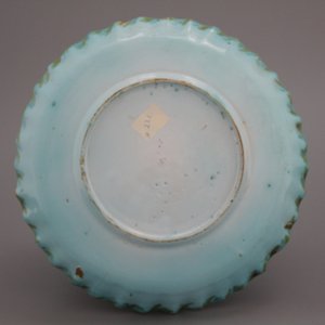 A pair of notched Brussels faience butterfly plates, 18th C. — 照片 1